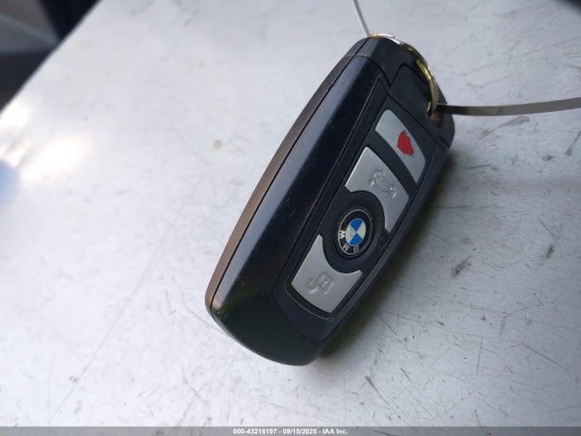 WBA8E1G31HNU16497 BMW 320i