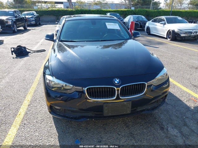 WBA8E1G31HNU16497 BMW 320i
