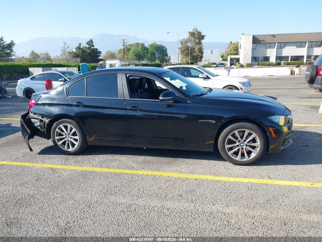 WBA8E1G31HNU16497 BMW 320i