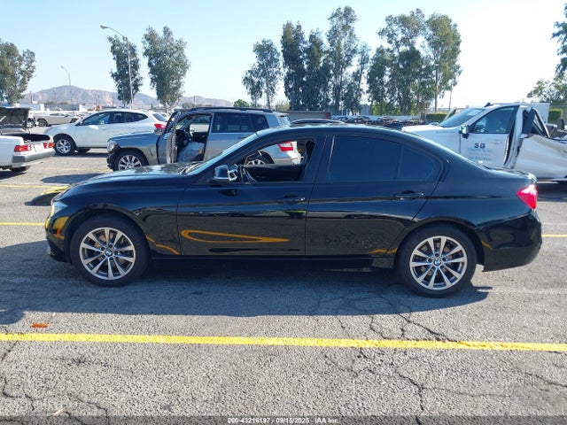 WBA8E1G31HNU16497 BMW 320i