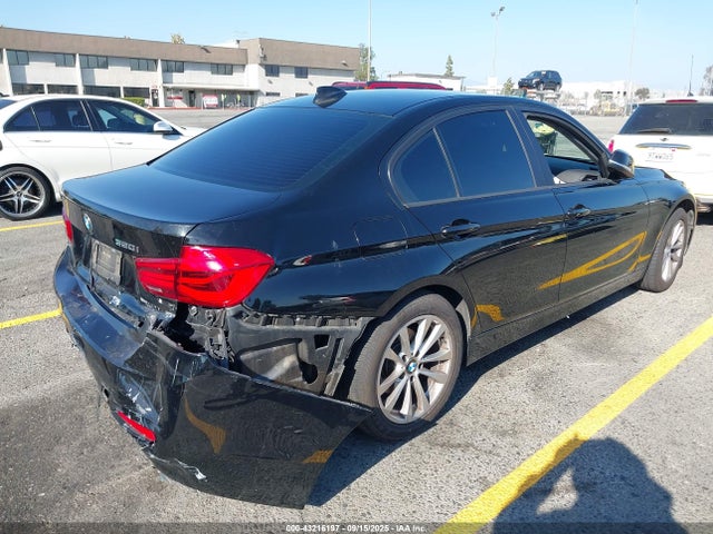 WBA8E1G31HNU16497 BMW 320i