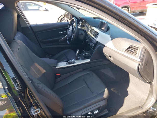 WBA8E1G31HNU16497 BMW 320i