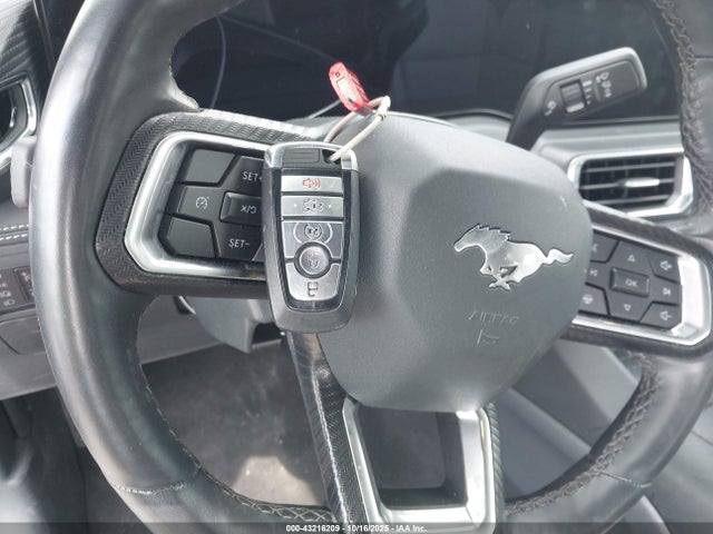 1FAGP8UH7R5140979 Ford 4v