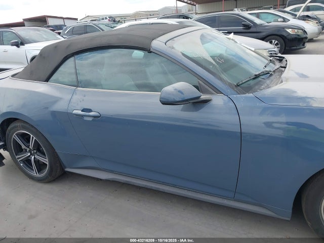 1FAGP8UH7R5140979 Ford 4v