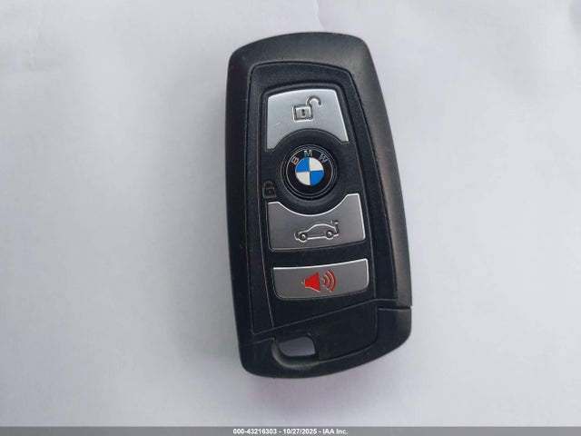 WBA8E1G37HNU15497 BMW 320i