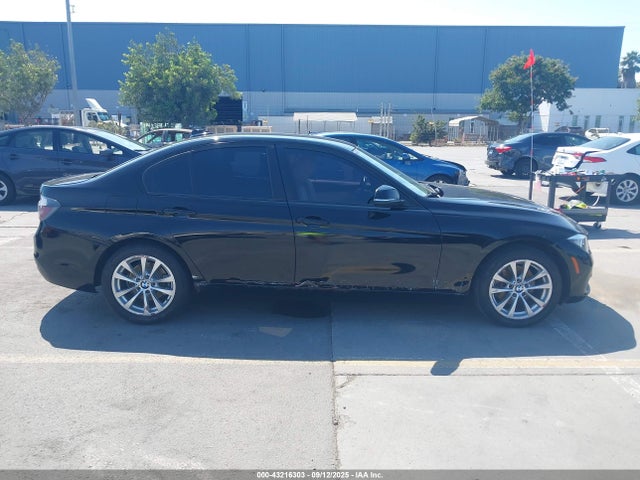 WBA8E1G37HNU15497 BMW 320i