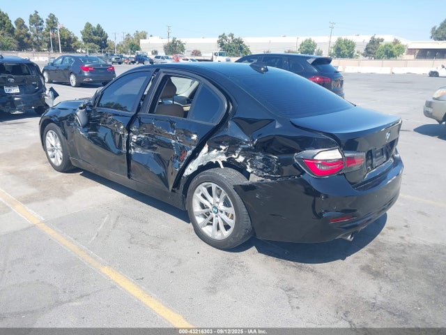 WBA8E1G37HNU15497 BMW 320i