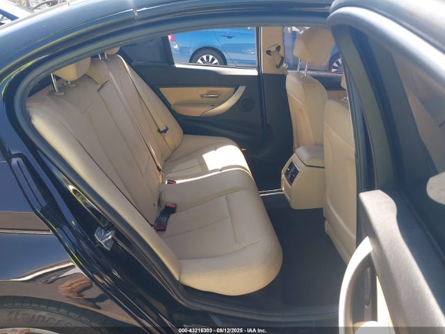 WBA8E1G37HNU15497 BMW 320i