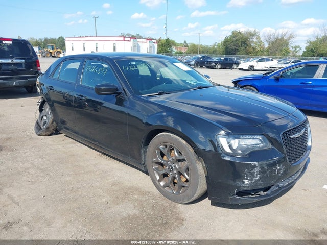 Aukcja sprzedaży 2016 Chrysler 300 300s, vin: 2C3CCAGG5GH282773, numer aukcji: 43216397