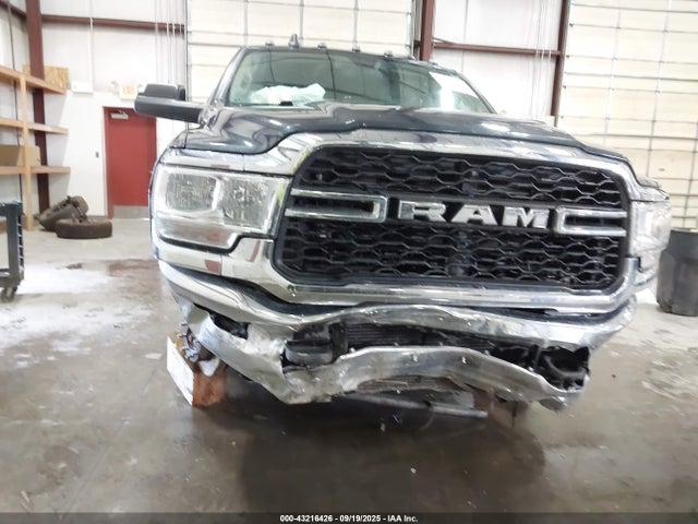 3C6UR5CL0LG180520 RAM 2500 Tradesman 4x4 6&#039;4 Box