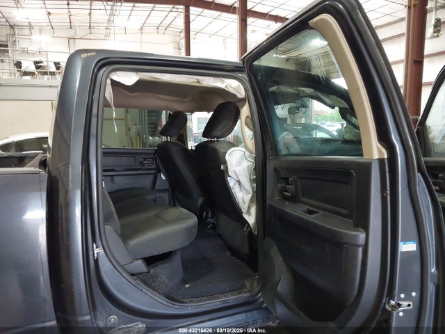 3C6UR5CL0LG180520 RAM 2500 Tradesman 4x4 6&#039;4 Box