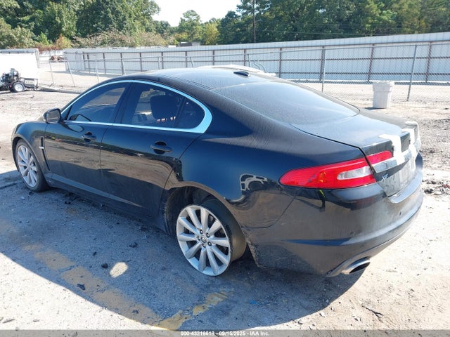 2011 JAGUAR XF SAJWA0GB2BLR81613 Photo 2