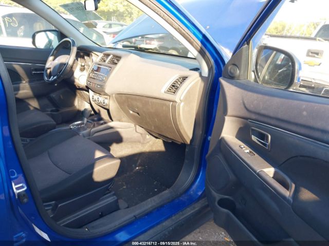 2017 MITSUBISHI OUTLANDER SPORT JA4AP3AU9HZ070679 Photo 4