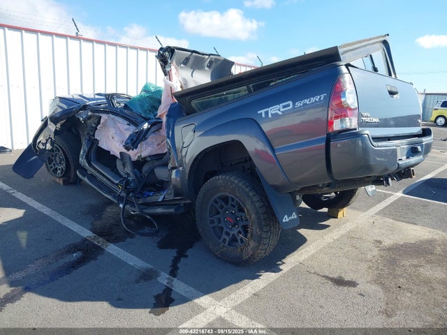 Toyota Tacoma Base V6 2015 3TMLU4EN7FM199812 Image 3
