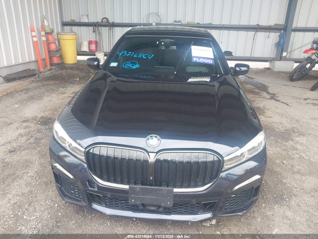 2022 BMW 750 WBA7U2C00NCG91224 Photo 5
