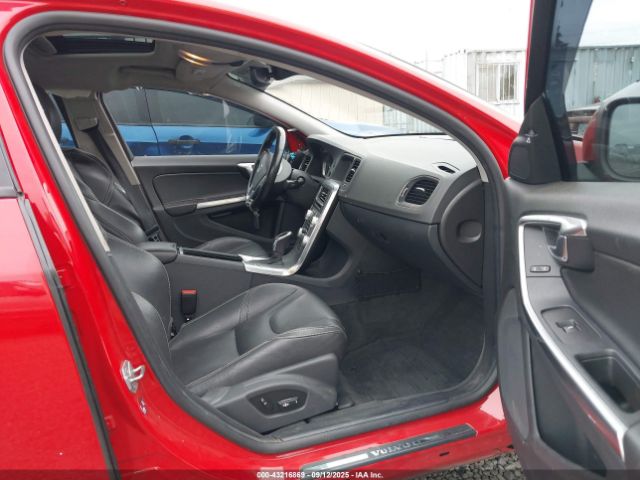 2018 VOLVO S60 YV140MTL1J2461612 Photo 4