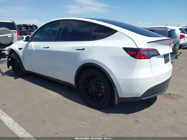 2021 TESLA MODEL Y 5YJYGDEE7MF138166 Photo 2