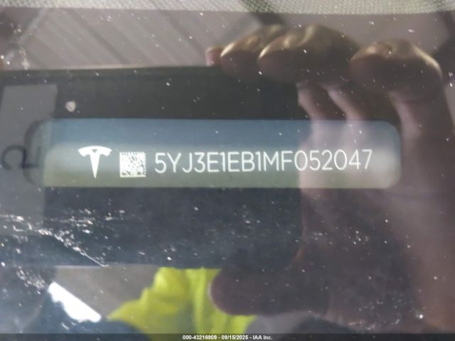 2021 TESLA MODEL 3 5YJ3E1EB1MF052047 Photo 8