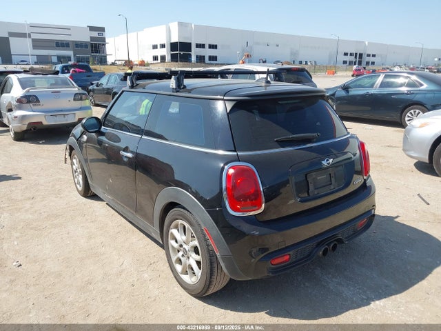 2015 MINI HARDTOP WMWXP7C50F2A42109 Photo 2