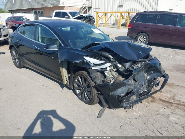 2018 TESLA MODEL 3 5YJ3E1EA7JF135825 Photo 0