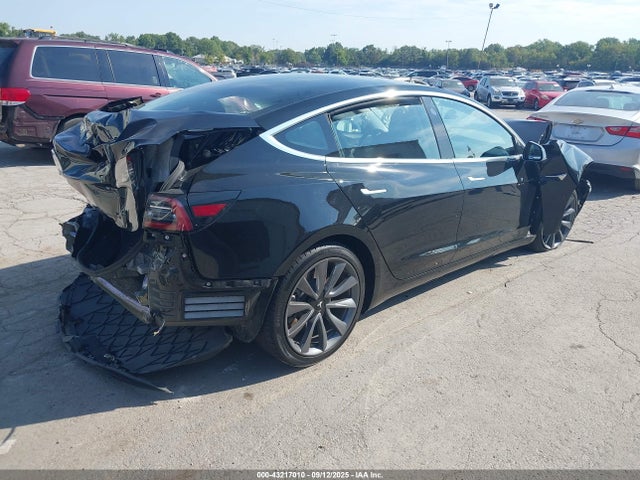 2018 TESLA MODEL 3 5YJ3E1EA7JF135825 Photo 3