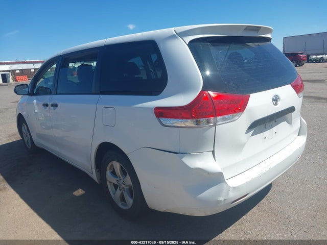 43217089 :رقم المزاد ، 5TDZK3DC3BS020296 vin ، 2011 Toyota Sienna Base V6 مزاد بيع