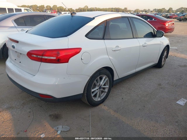 Ford Focus 2015 1FADP3F23FL316593 Image 4
