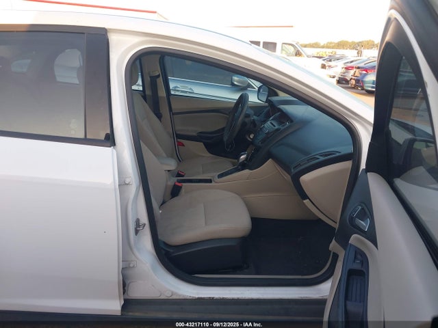Ford Focus 2015 1FADP3F23FL316593 Image 5