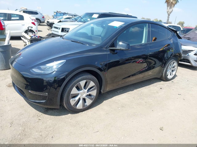 2024 TESLA MODEL Y 7SAYGDEE8RF078151 Photo 1
