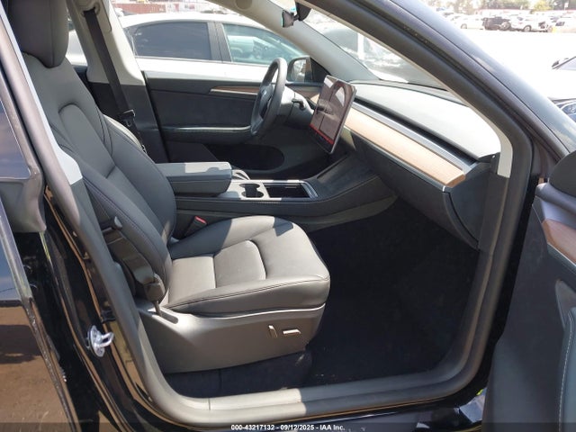 2024 TESLA MODEL Y 7SAYGDEE8RF078151 Photo 4