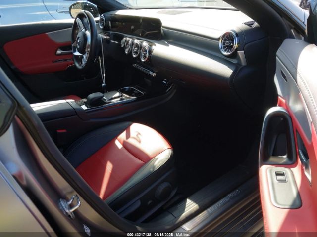 2022 MERCEDES-BENZ CLA 250 COUPE W1K5J4GB1NN313947 Photo 4