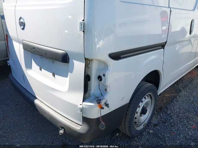 3N6CM0KN9JK701993 Nissan 2018