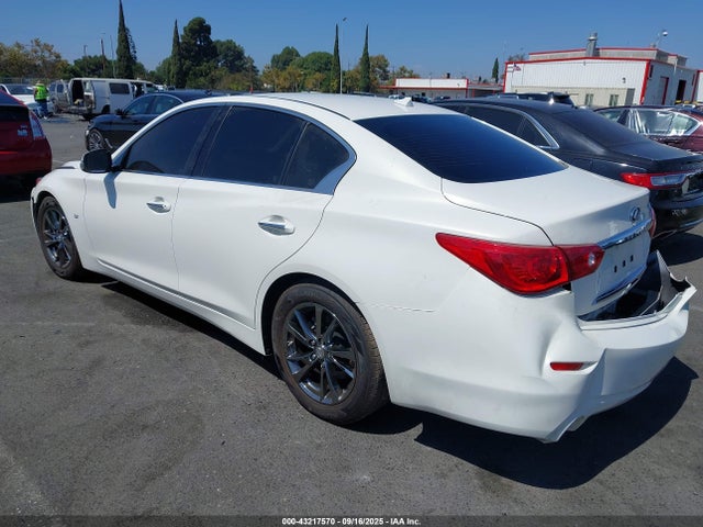 JN1BV7AP2FM350667 Infiniti 2015
