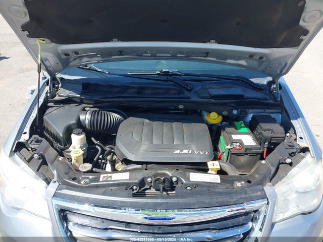 2C4RC1BG5ER443112 Chrysler Town and Country