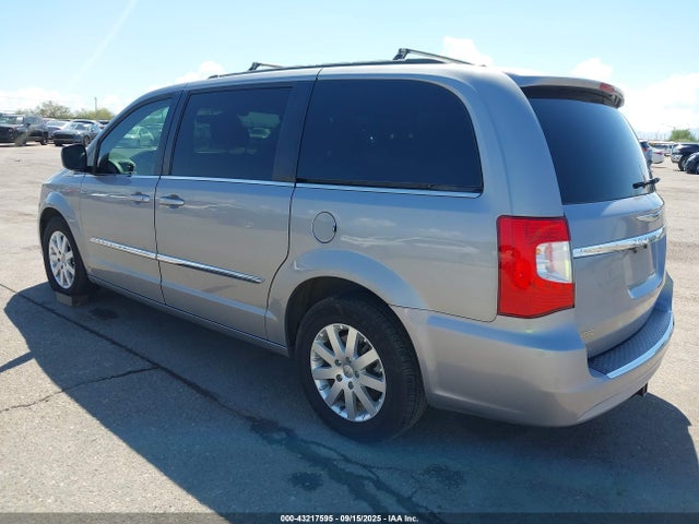 2C4RC1BG5ER443112 Chrysler Town and Country