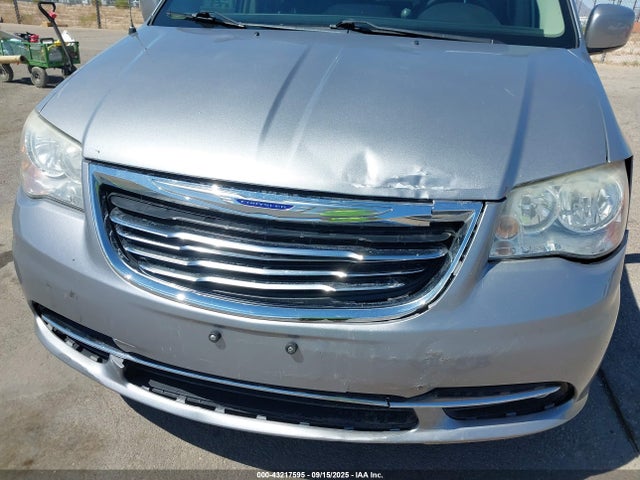2C4RC1BG5ER443112 Chrysler Town and Country
