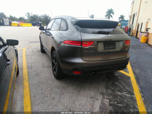 2018 JAGUAR F-PACE SADCJ2FXXJA255667 Photo 2