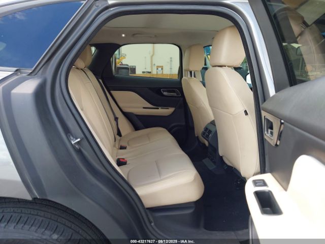 2018 JAGUAR F-PACE SADCJ2FXXJA255667 Photo 7