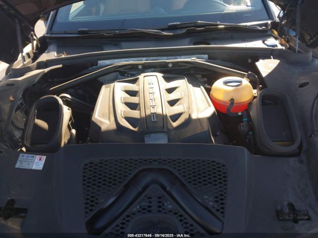 2017 PORSCHE MACAN WP1AB2A52HLB14496 Photo 9