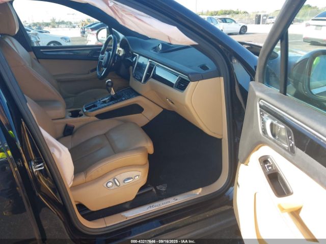 2017 PORSCHE MACAN WP1AB2A52HLB14496 Photo 4