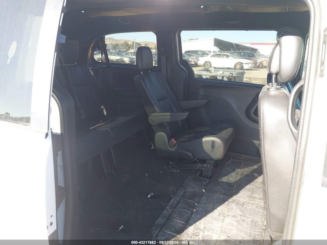 2C4RDGEG1JR345829 Dodge Grand Caravan