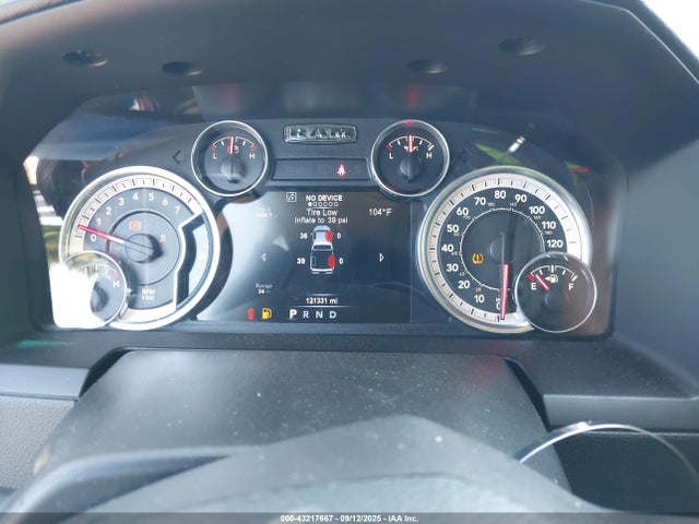 43217667 :رقم المزاد ، 1C6RR7NT5HS774406 vin ، 2017 Ram 1500 Laramie  4x4 5'7 Box مزاد بيع