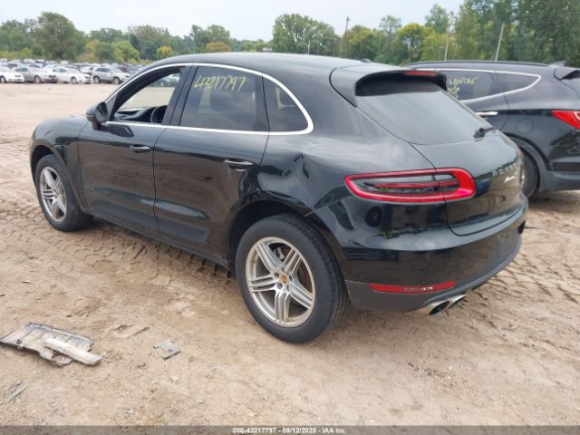 2017 PORSCHE MACAN WP1AB2A52HLB15549 Photo 2