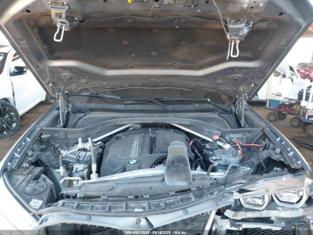 2018 BMW X5 5UXKR2C50J0X07746 Photo 9