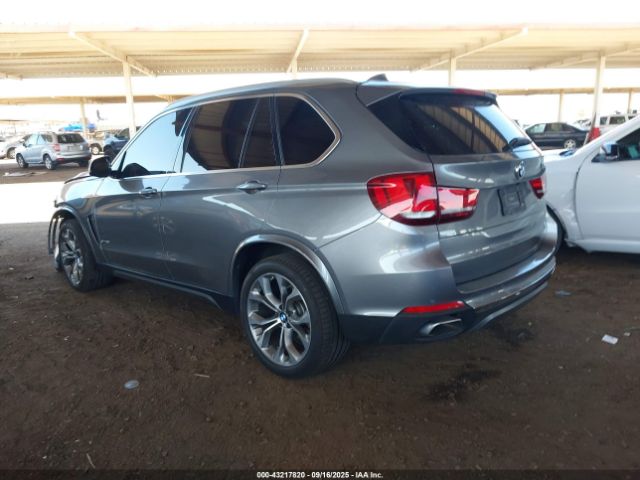 2018 BMW X5 5UXKR2C50J0X07746 Photo 2