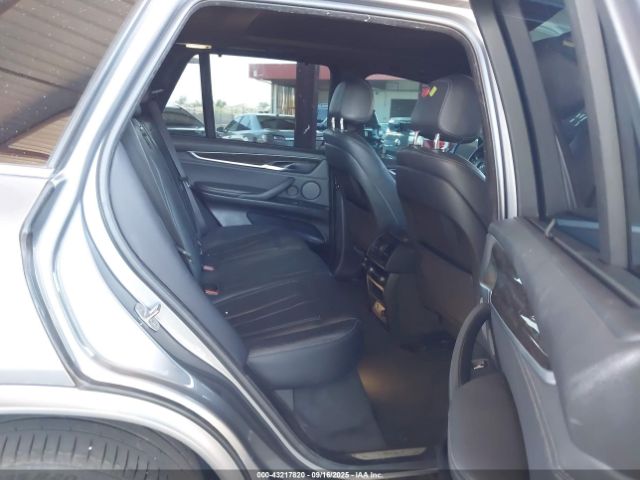 2018 BMW X5 5UXKR2C50J0X07746 Photo 7