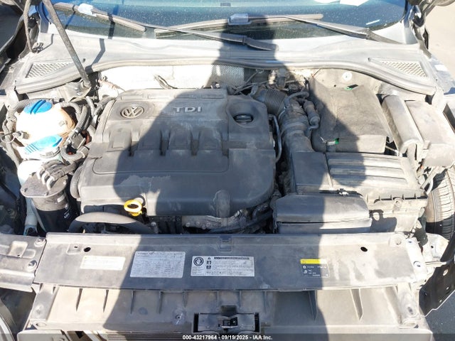 Volkswagen Passat 2015 1VWBV7A34FC041277 Image 10