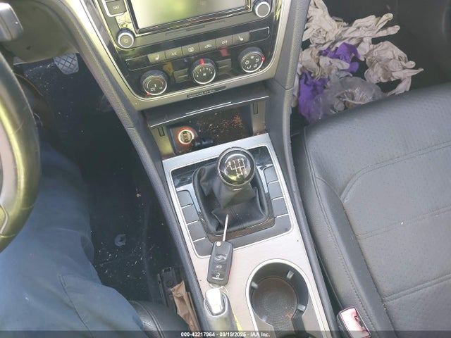 Volkswagen Passat 2015 1VWBV7A34FC041277 Image 11