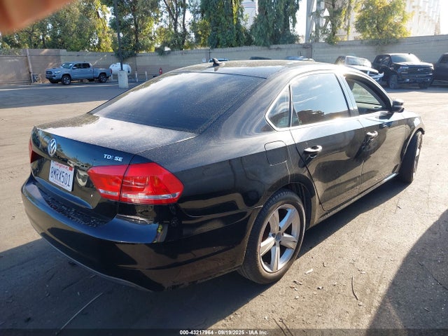 Volkswagen Passat 2015 1VWBV7A34FC041277 Image 4