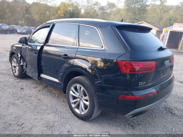 2018 AUDI Q7 WA1LAAF7XJD036495 Photo 2